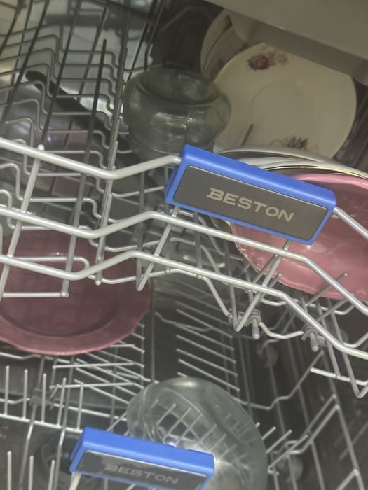 Посудомоечная машинка на 14 персон продаю в связи с переездом