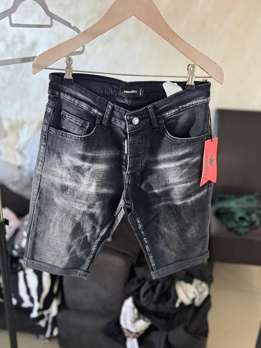 Pantaloni scurti pentru barbati