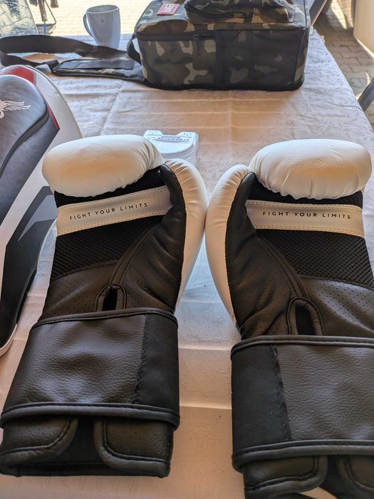 echipament Muay Thai / Kickboxing