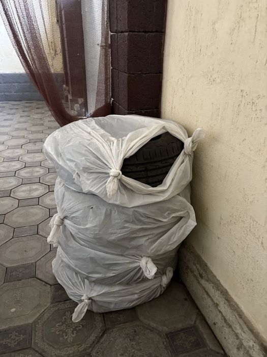 В продаже хорошая резина