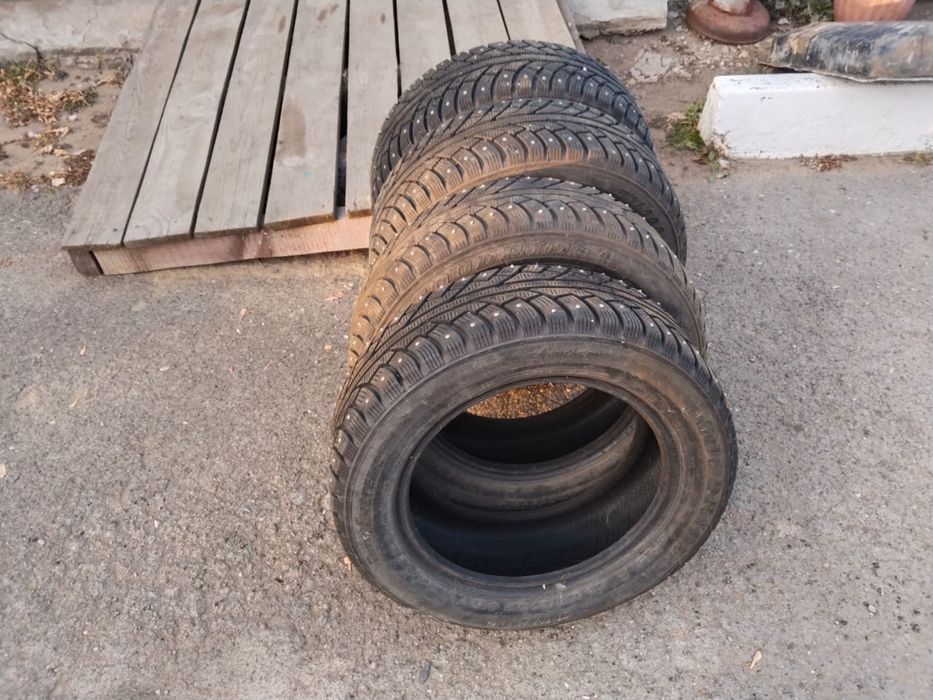 Продам  Зимние шины