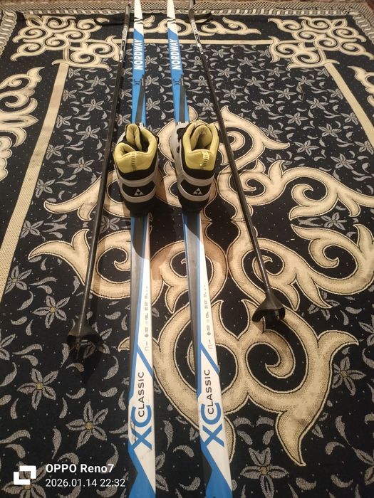 Продам комплект лыж с ботинками 43 размер