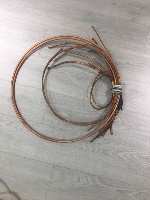 Обрезки медных труб для кондиционера