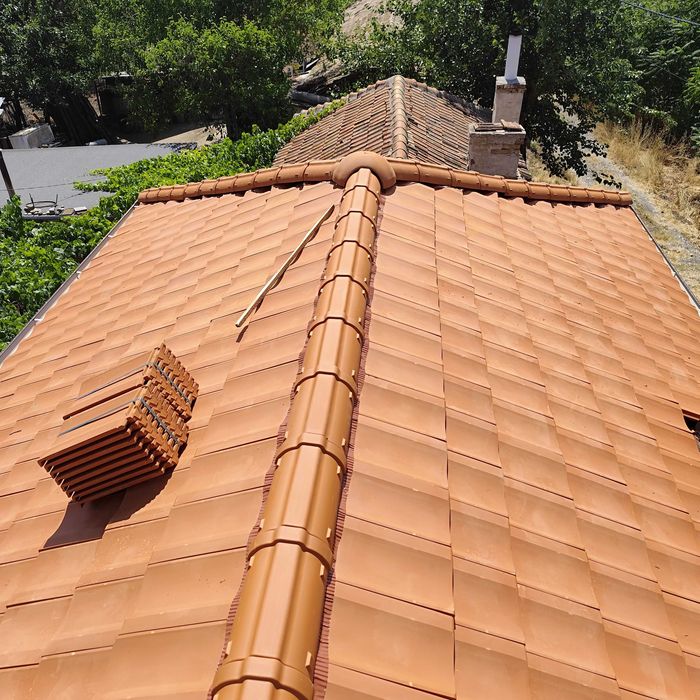 Събаряне и ремонт на покриви, тенекеджийски услуги