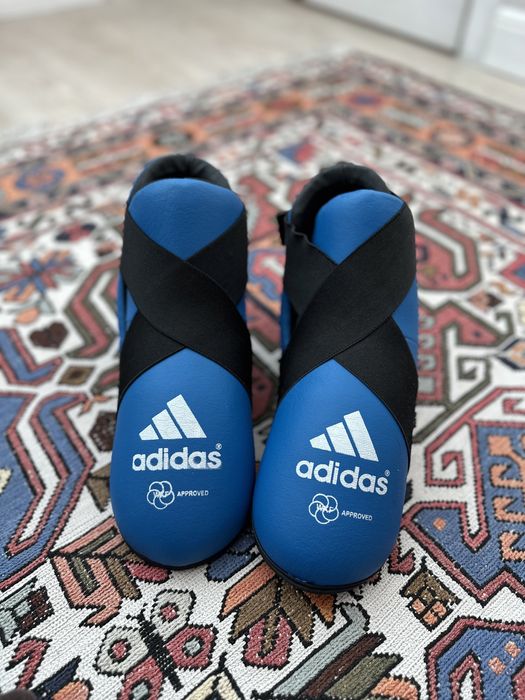 Шлем, перчатки, бутсы размера S (+сумка)