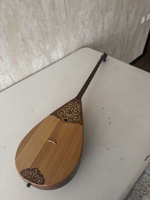 Домбыра профессиональная