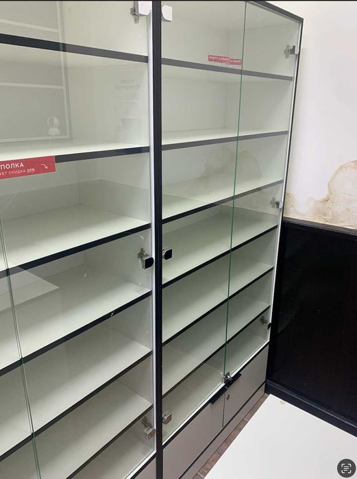 Продаю Шкафы с остеклением