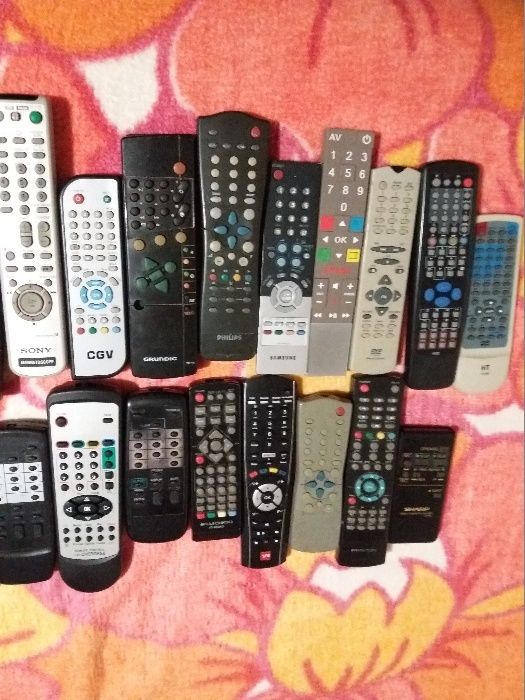 25 броя дистанционни -40лв