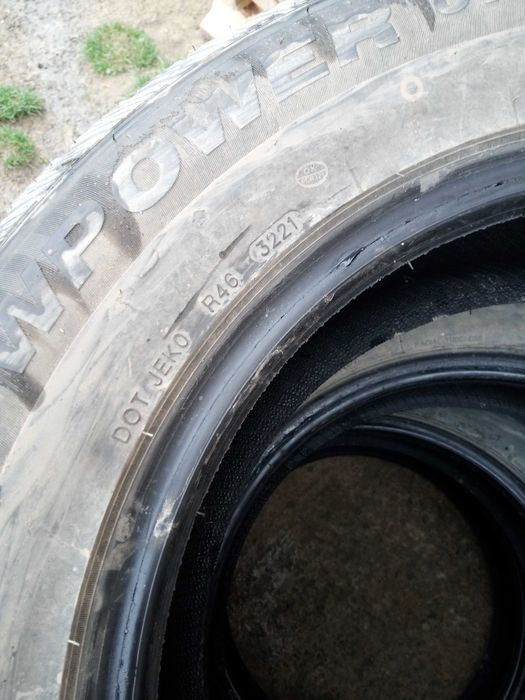 255/60/18 Anvelope de iarnă sunt noi,  schimb jante pe 16. DOT 3221