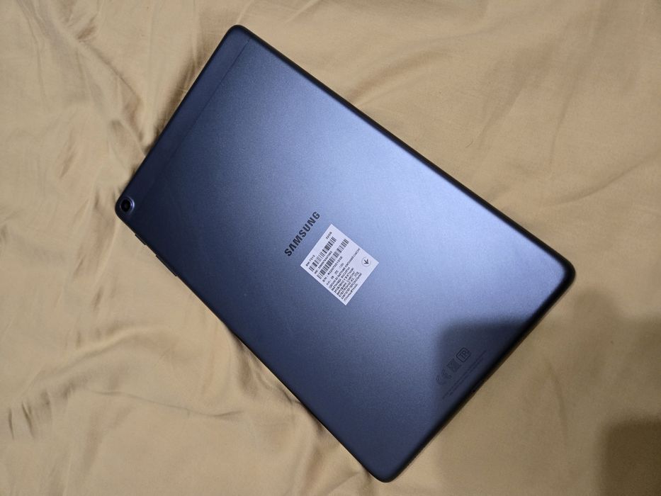 Продам планшет samsung sm-t515