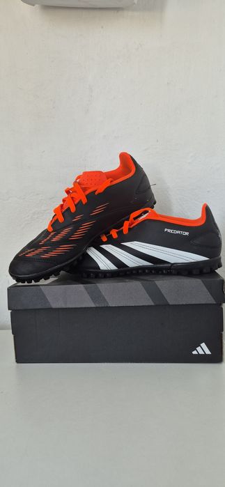 Ghete fotbal Adidas Predator