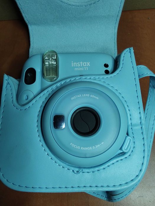 Aparat foto instant FUJIFILM Instax Mini 11 cu husa de transport