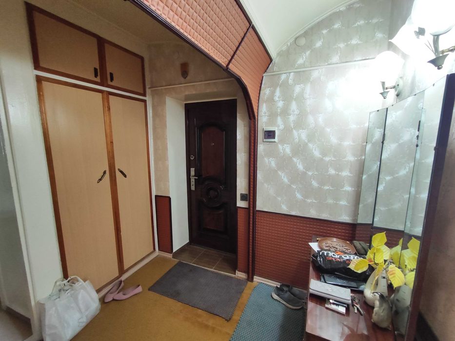 Продаётся 2-комнатная квартира в г. Нурафшон (п. ПШК)