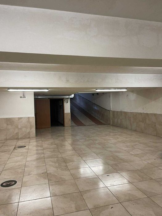 Дава се под наем Тристаен апартамент в Варна, Център - 120 кв.м за 1196.97 € - Снимка #12