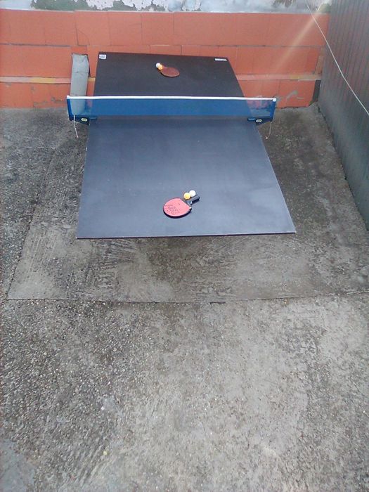 Masă de tenis artizanală