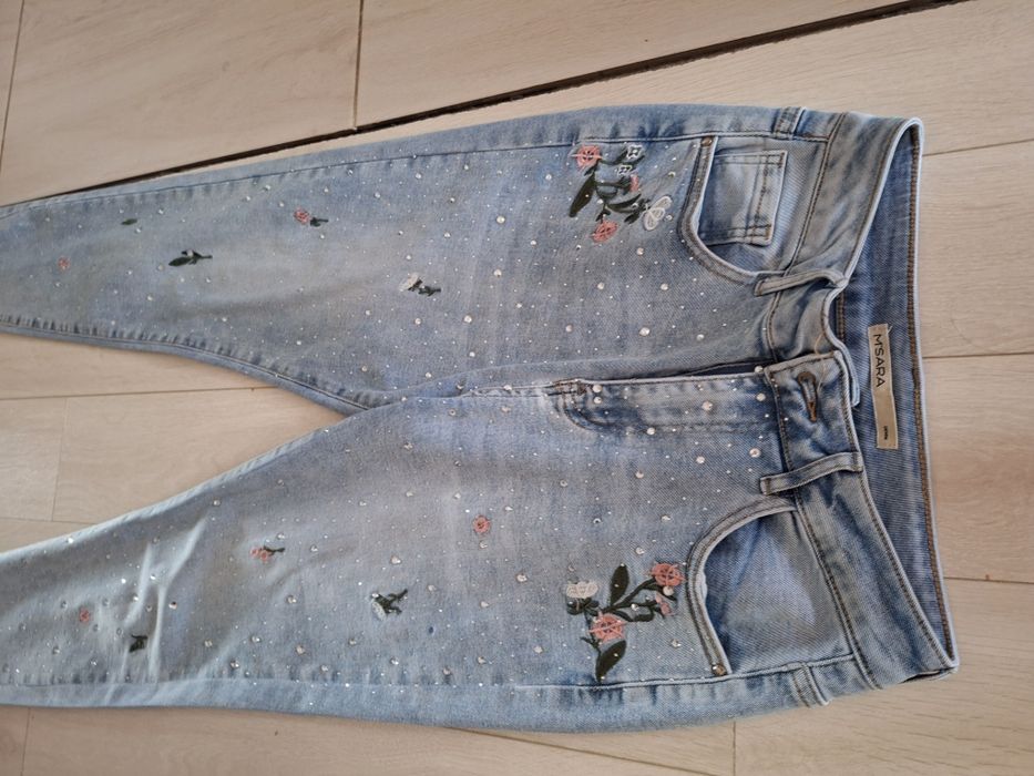 Дамски дънки с камъчета