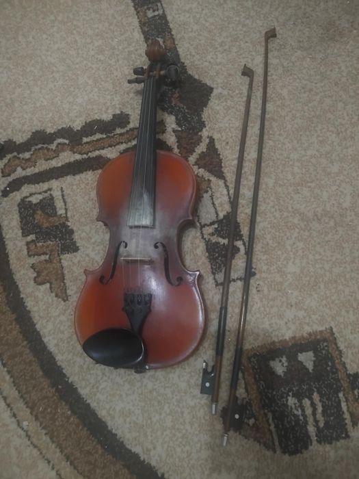 Vând vioara  veche