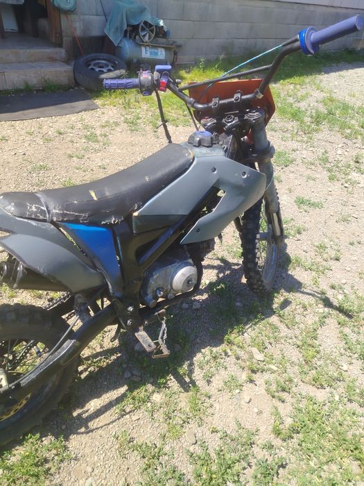 Vând cross urgent!