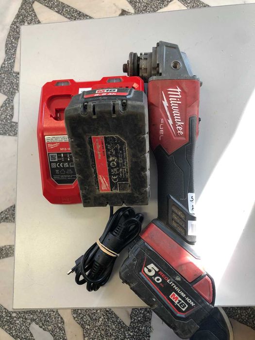 Флекс Milwaukee M18  и Винтоверт Milwaukee M18 + 2 Батерии + 2 Зарядни