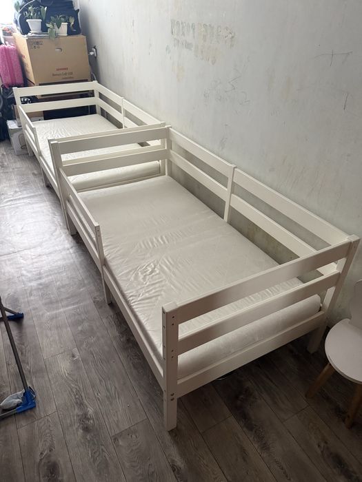 Детская кровать, 2 штук