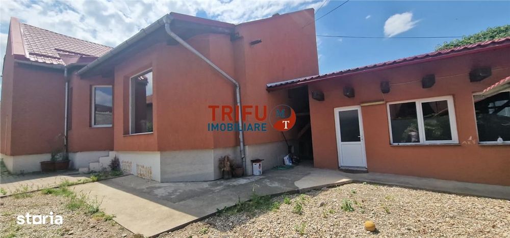 Casa de vanzare 4 camere zona Centru