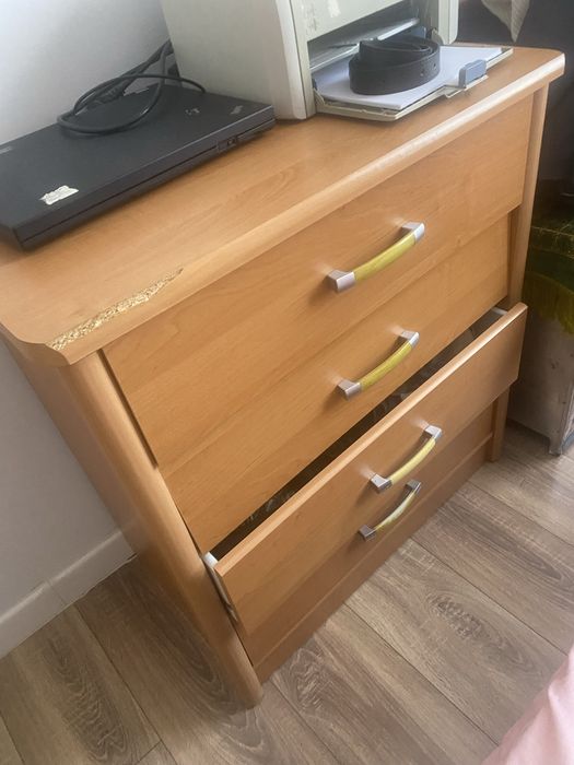 Стол, 2 тумбы и камод