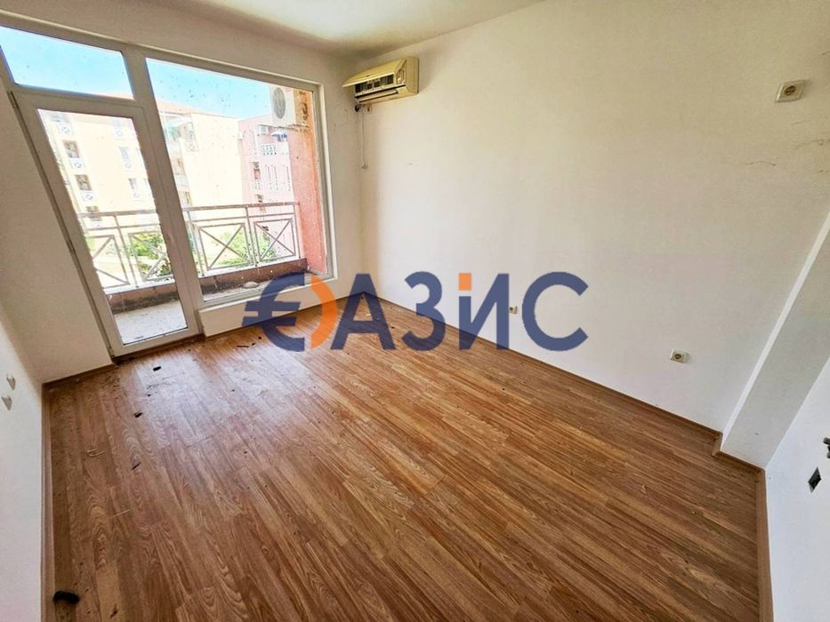 Продава се Едностаен апартамент в к.к. Слънчев бряг - 1 кв.м за 26900 €/кв.м - Снимка #3