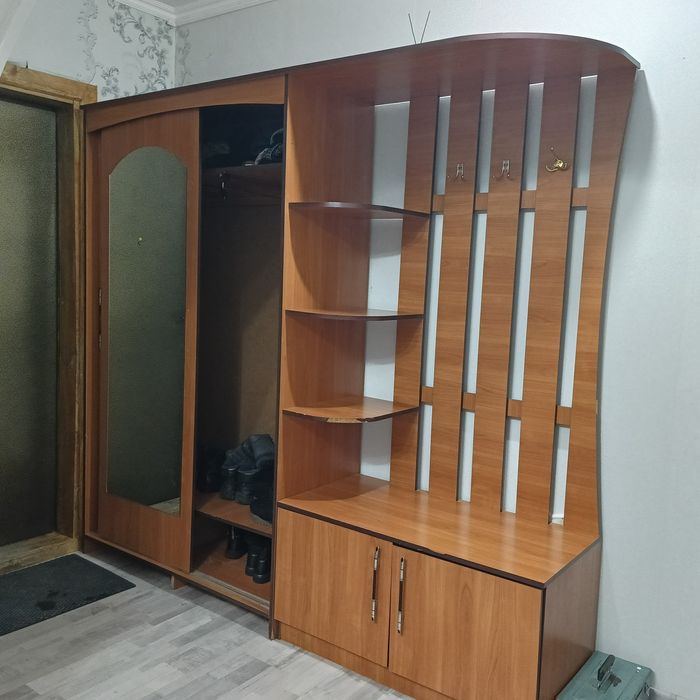 Продам  прихожую