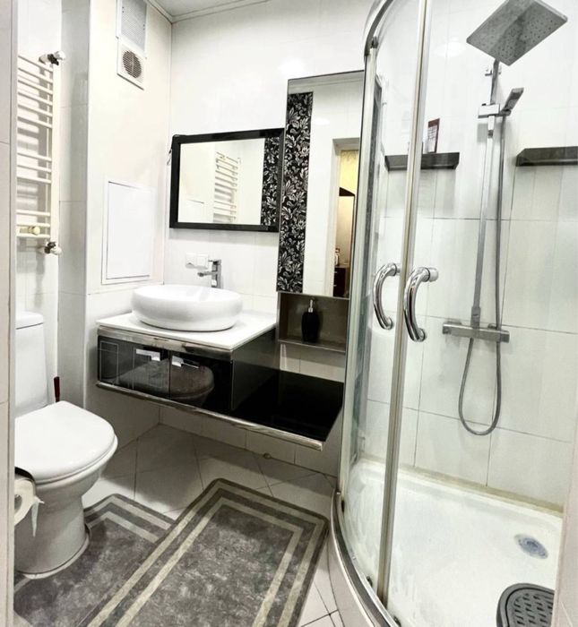 ЦуМ.  2в3комнатная с ремонтом кирпич. Ор 110 школа