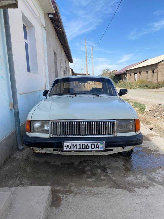 GAZ Volga 31029.