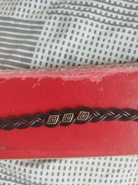 Продавам мъжка кожена гривна