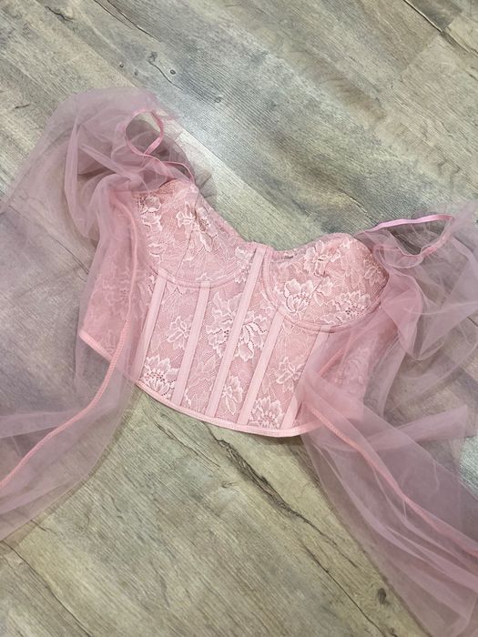 Дамско бюстие, топ с тюлени ръкави