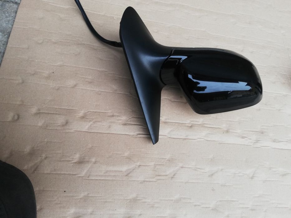 Oglinda electrica dreapta vw golf 4 bora cod colorare L041