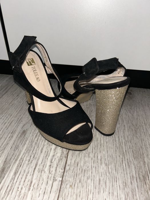 Туфельки с открытым носиком