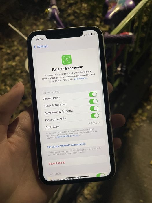 iphone xr 64ГБ Срочно