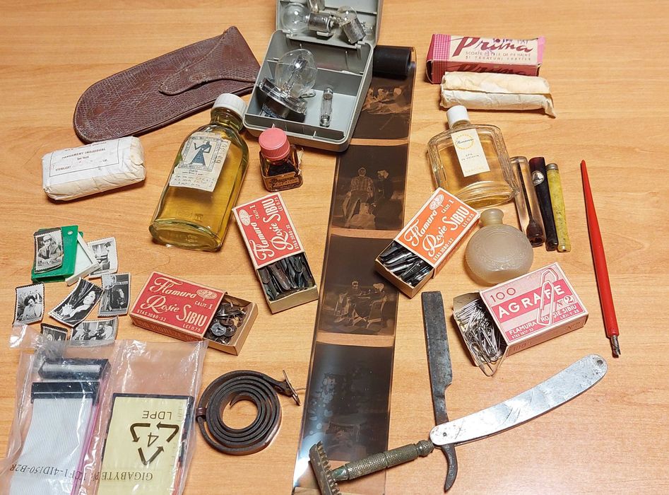 Penite,Agrafe,Brici,Aparat de Ras, de colectie din Perioada Comunista