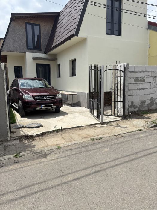 Casa de vanzare ( zona EDEN )