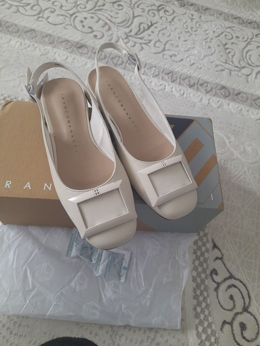 Продам туфли цвет бежевый