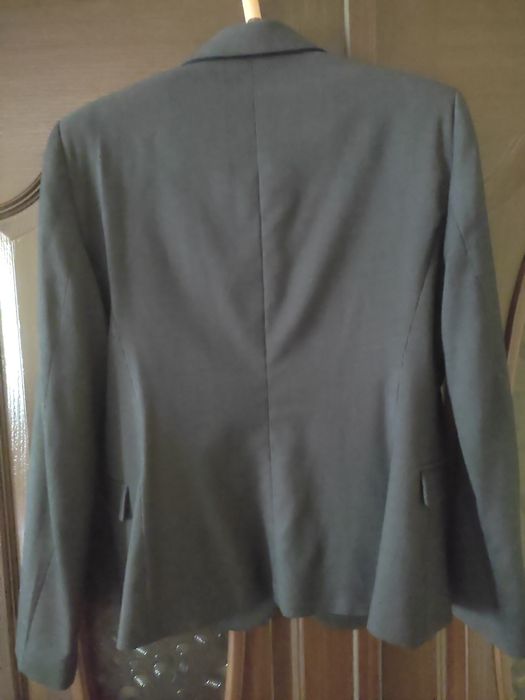 Продаю пиджаки и