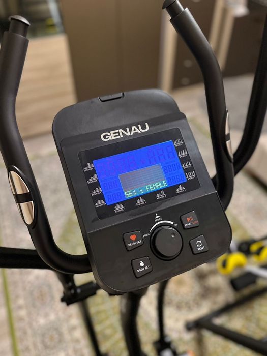 Продам эллипс тренажер