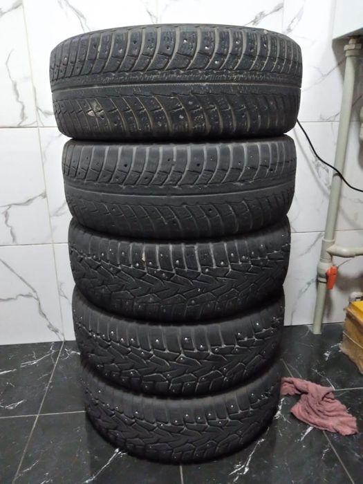 Продам  резину с хорошим протектором