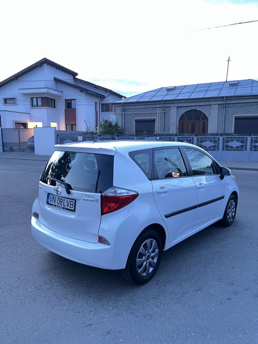 Vand Toyota Yaris Verso S 1.4 diesel,intretinuta,consum mic,km reali