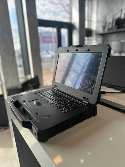 Dell Rugged 14 Extreme 7404  i7-4650-16Gb Ram-512Gb Ssd