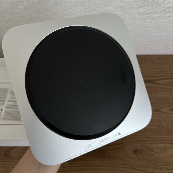 Продам Mac mini 2020