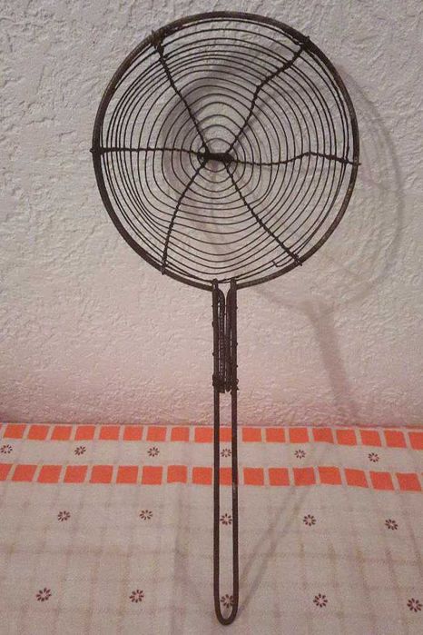 Таз алюминиевый, бидон эмалированный 3 л, дуршлаг, сито для жарки