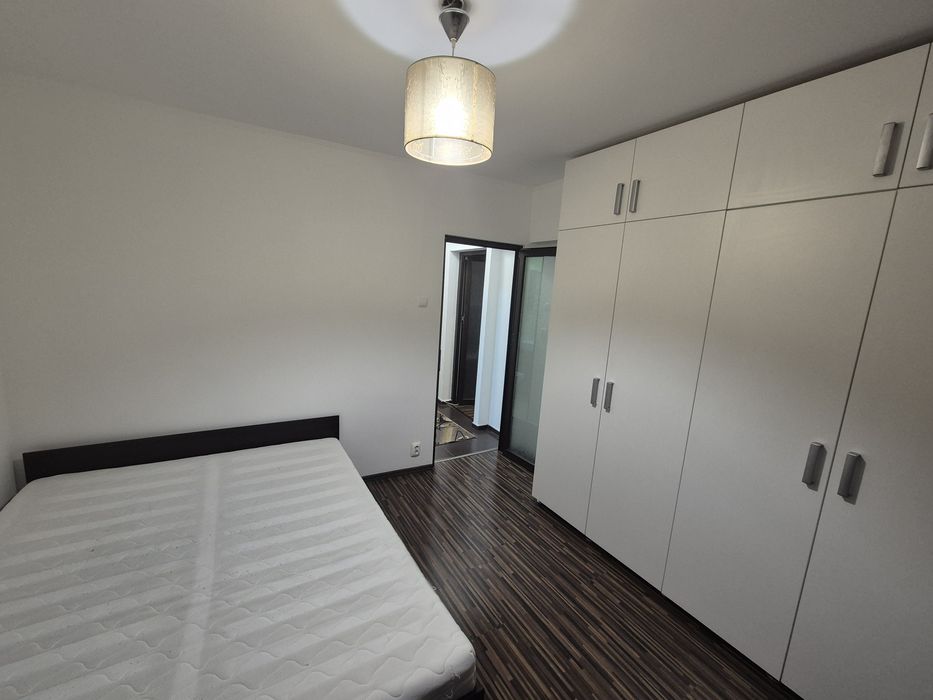Inchiriez apartament  Piata Gorjului
