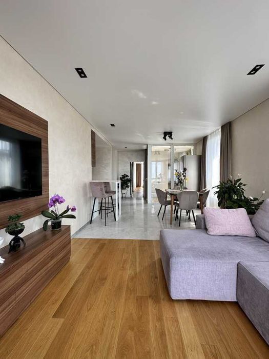 Тристаен имот в кв.Овча купел