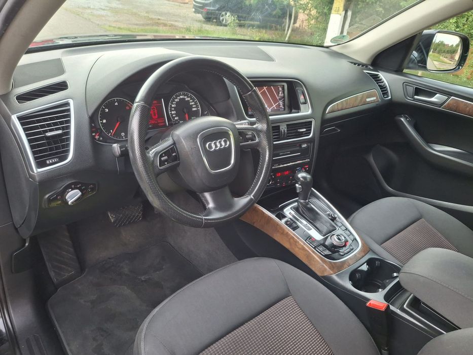 Audi Q5 - 2.0 TDI Quattro Automat - XENON / NAVI / LED/ Drive Mode