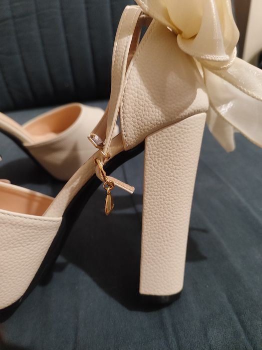 Босоножки- туфли летние новые