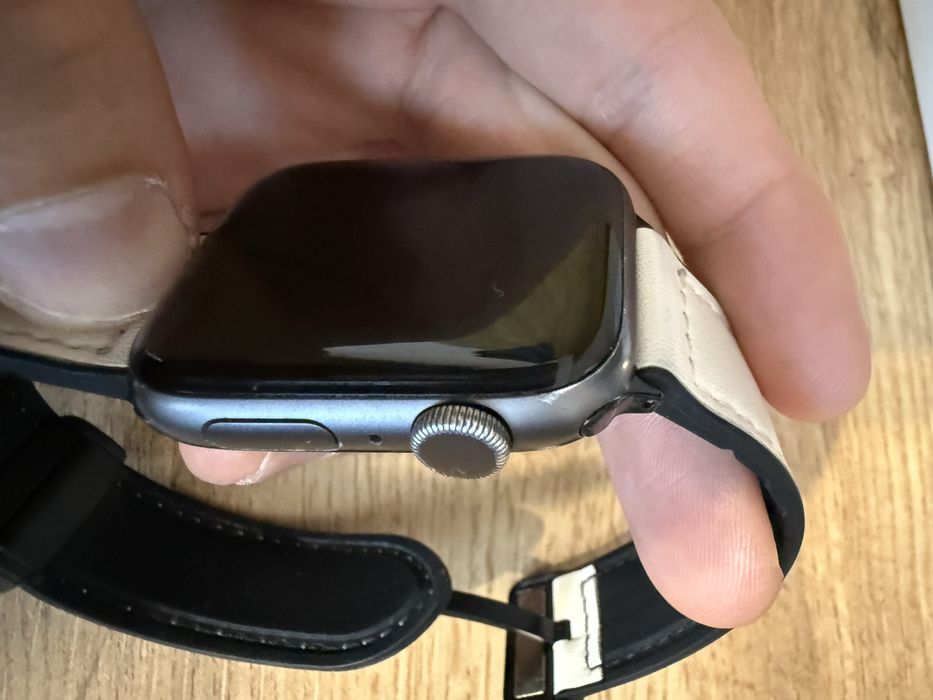 Apple Watch SE (1st Generation)
